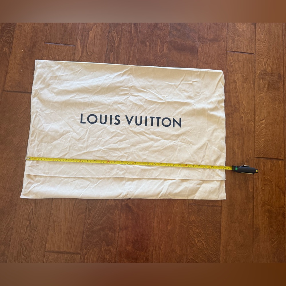 Like New Louis Vuitton Ivory Dust Bag 30x20 - Picture 2 of 4